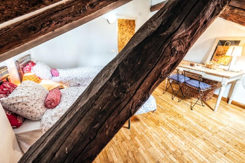 Loft Overlooking The Old Town . Фелтре Екстериор снимка