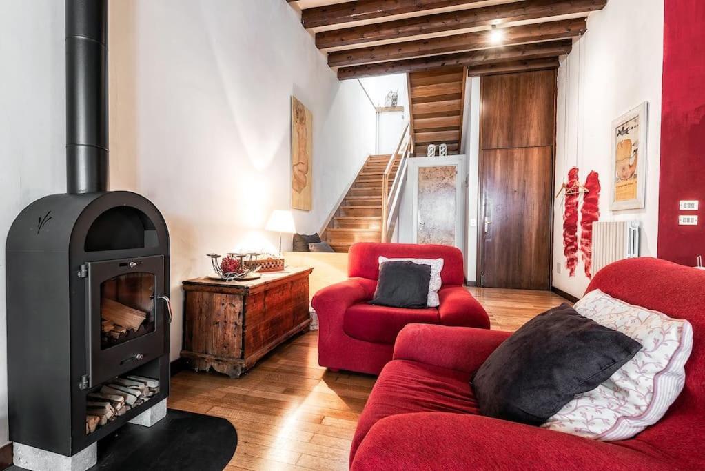 Loft Overlooking The Old Town . Фелтре Екстериор снимка