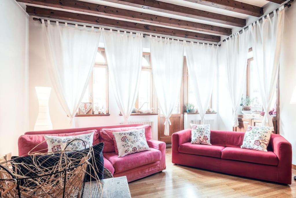 Loft Overlooking The Old Town . Фелтре Екстериор снимка